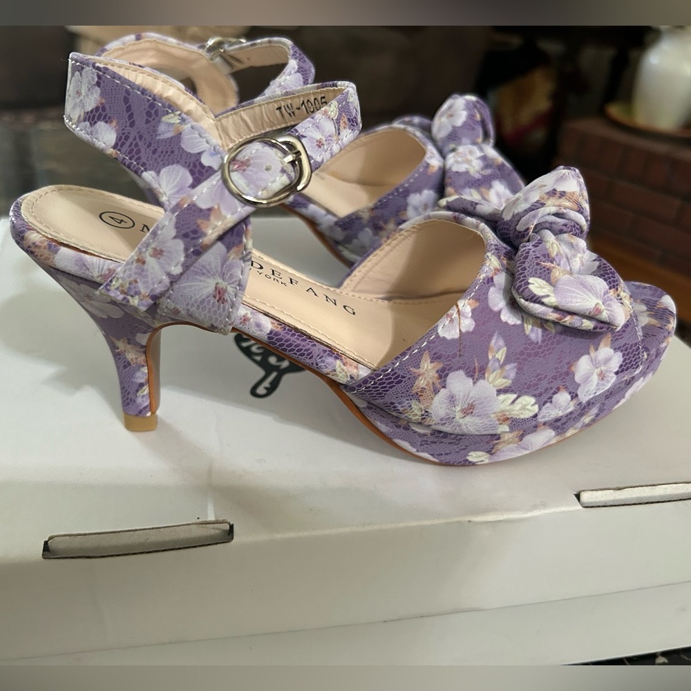 Marc Defang girls size 4 floral Jaclyn shoe